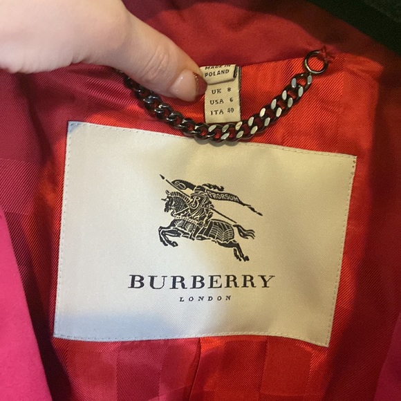 AUTHENTIC Red Burberry trench coat - Picture 4 of 11